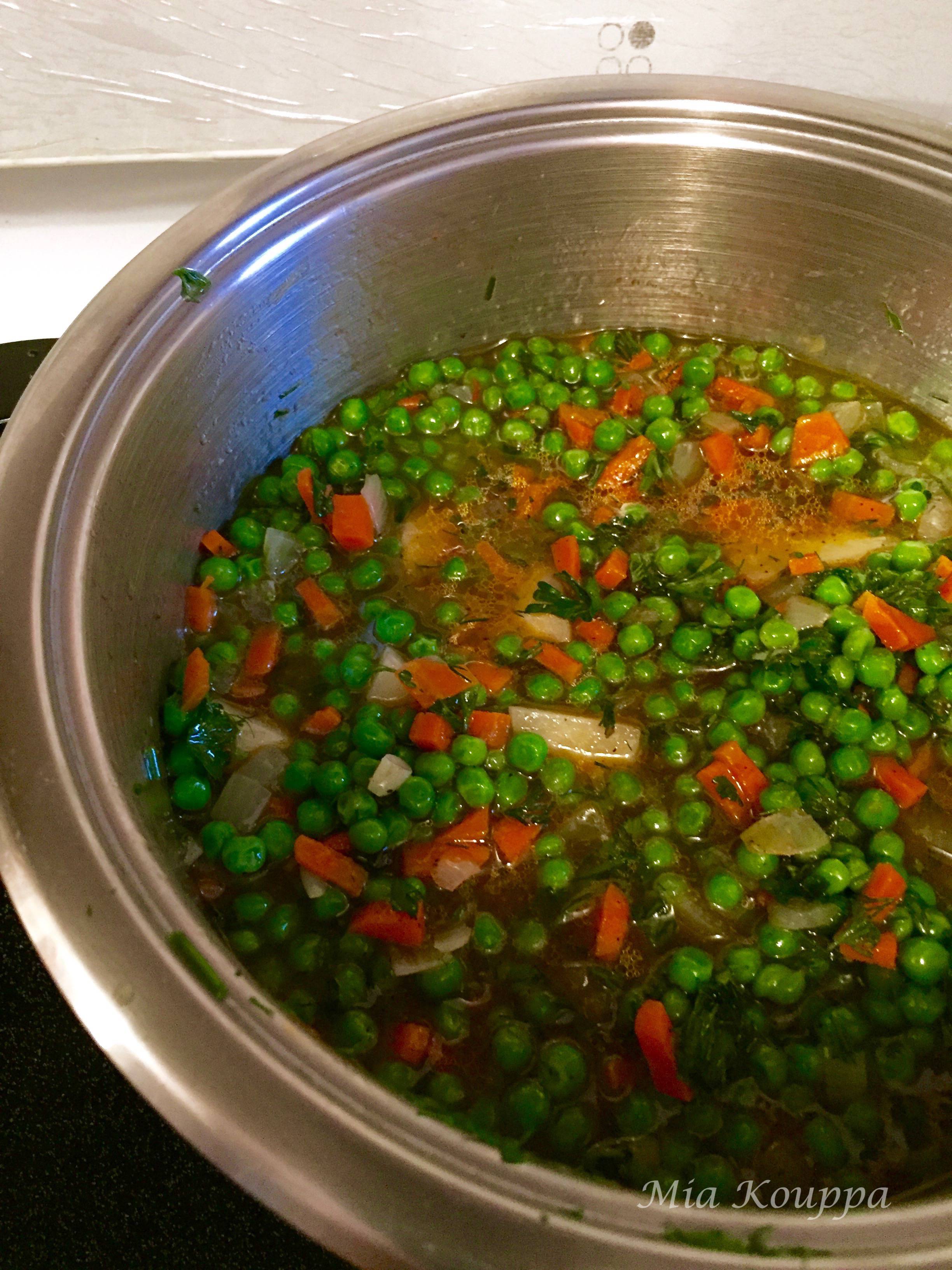 Stewed green peas