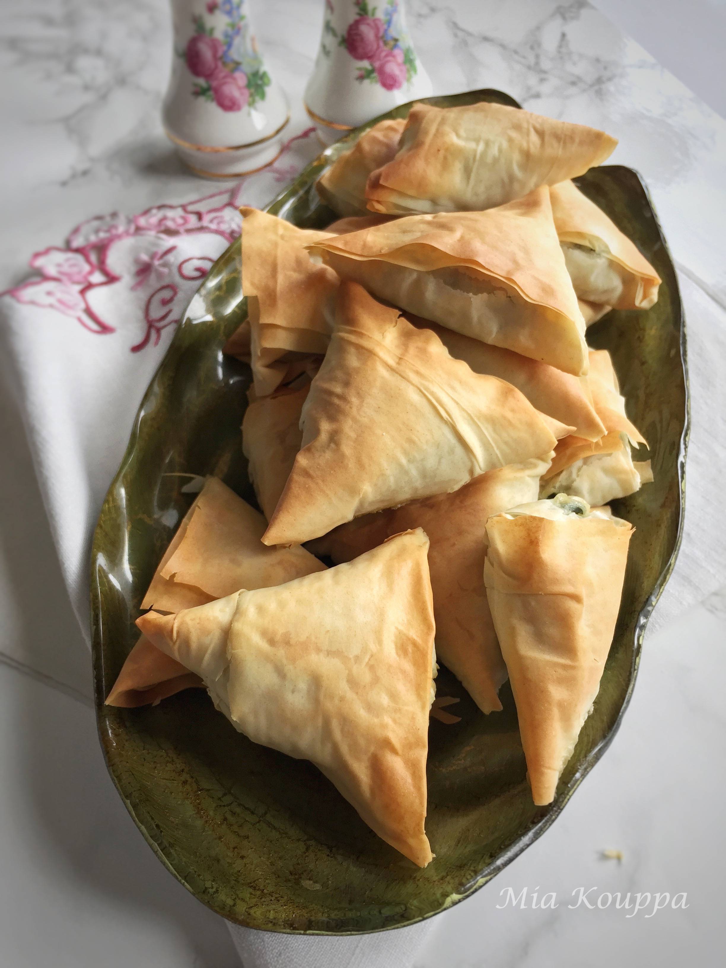Spanakopita with store bought phyllo (Σπανακόπιτα με αγοραστό φύλλο)