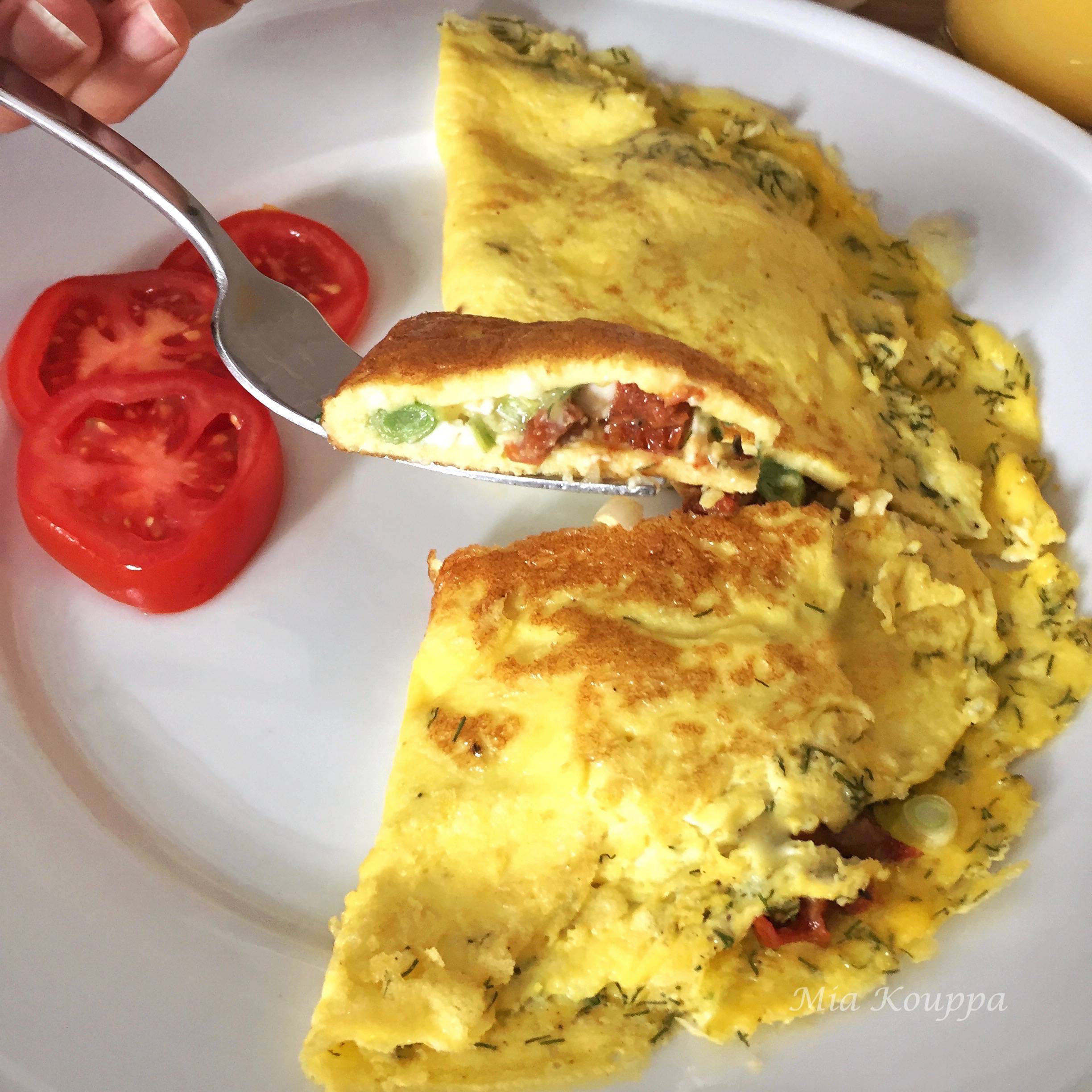 Omelet with feta and sun-dried tomatoes