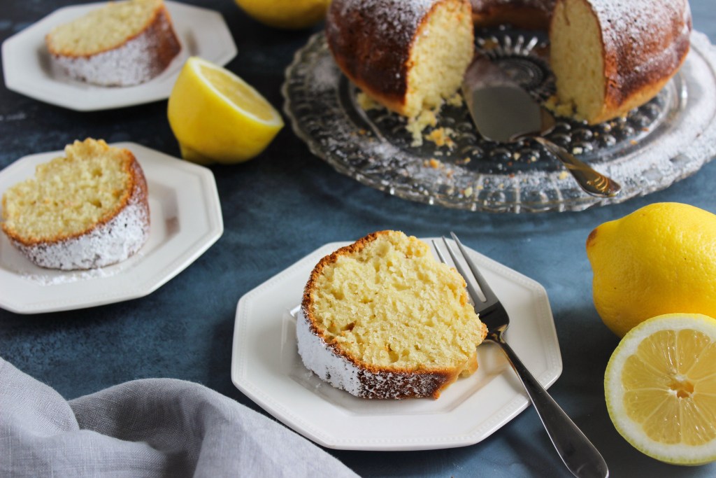 Greek yogourt cake with lemon