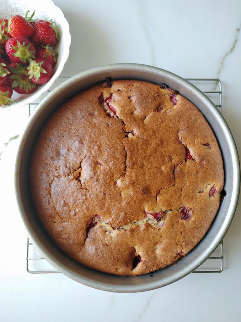 Strawberry ricotta cake with olive oil