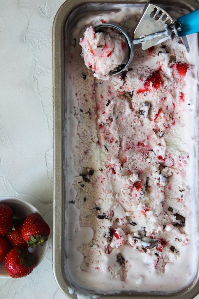 No-churn strawberry ice cream with chocolate chunks