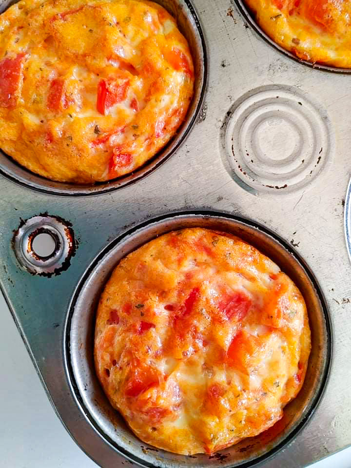 Delicious quiche like muffins made with red pepper and tomato.