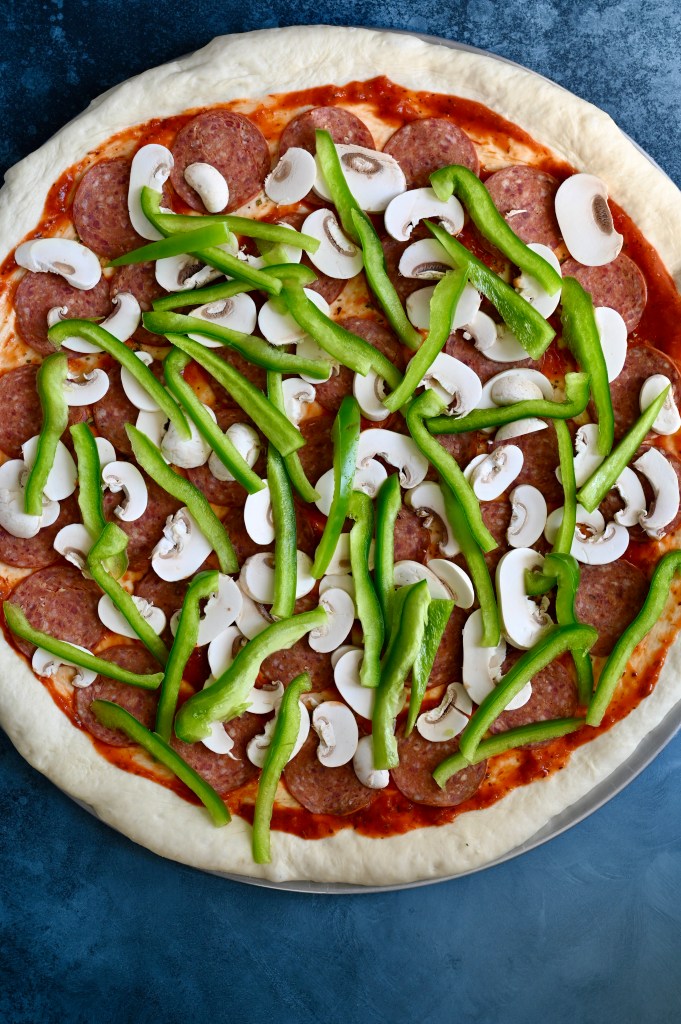 Learn to make homemade pizza with the most delicious and easy dough!