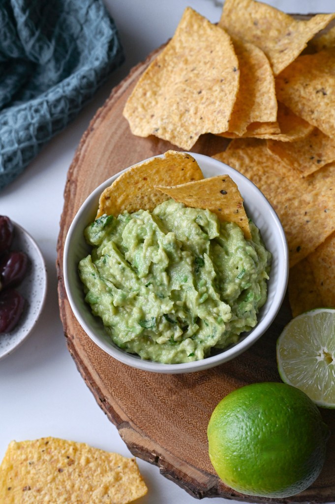 An easy and simple guacamole recipe.