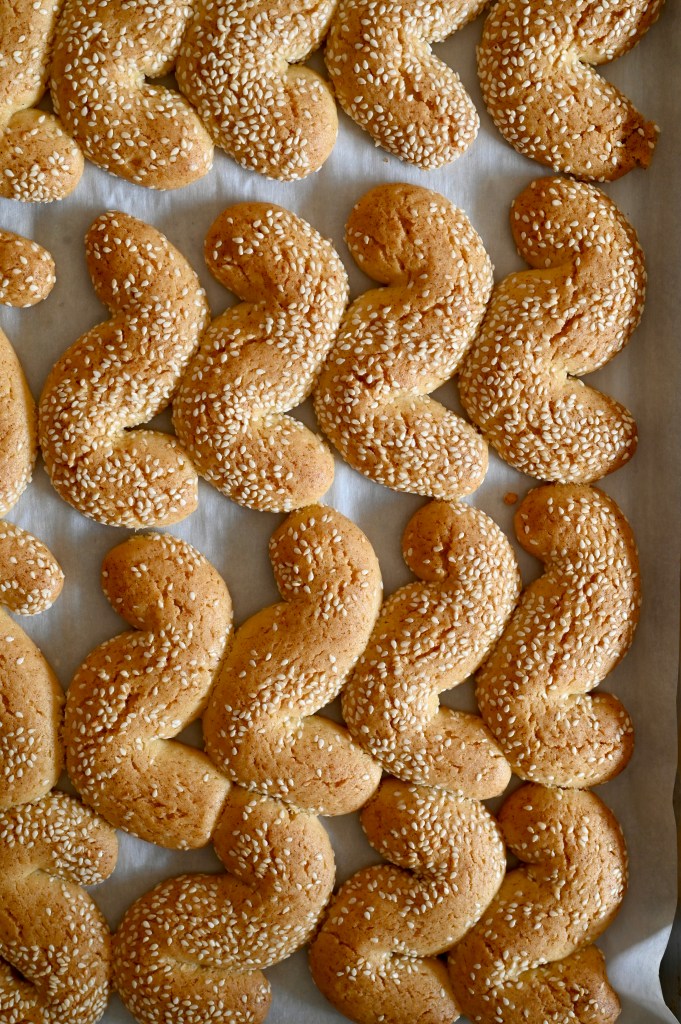 These easy Greek koulourakia cookies are made with 5 simple ingredients that you probably have on hand!